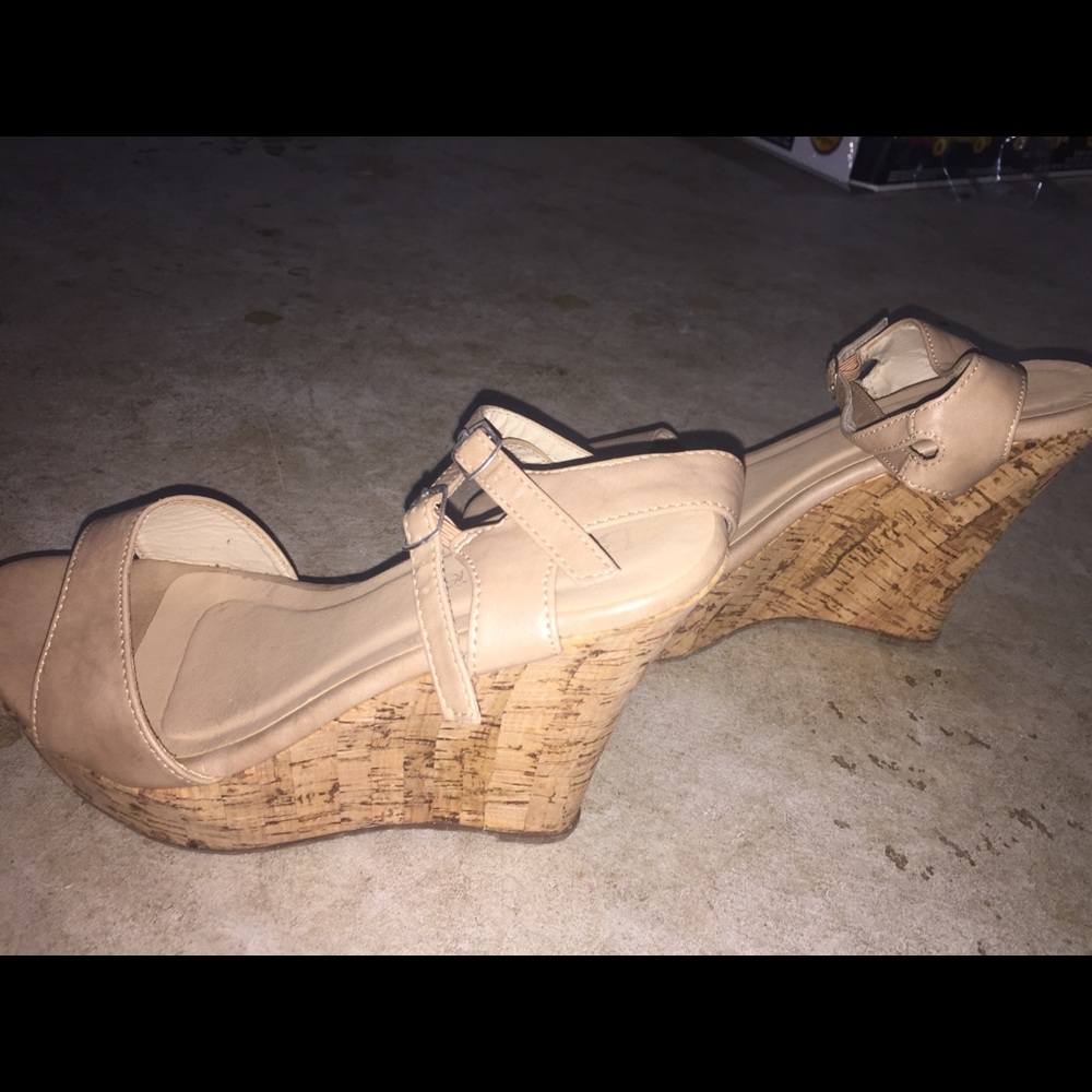 Nude wedges